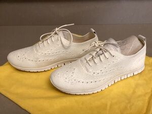Cole Haan white zerogrand oxford size 9
